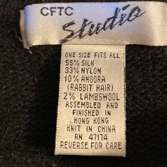 Long Black sweater with wide neck perfect with leggings - Picture 4 of 6